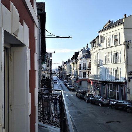 Le Capitaine Jack Apartment Trouville-sur-Mer Luaran gambar